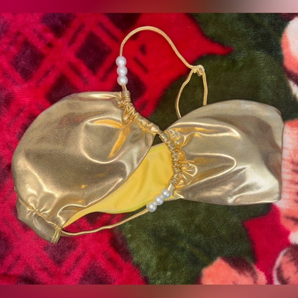 Elegant Gold Satin Women's Accessory